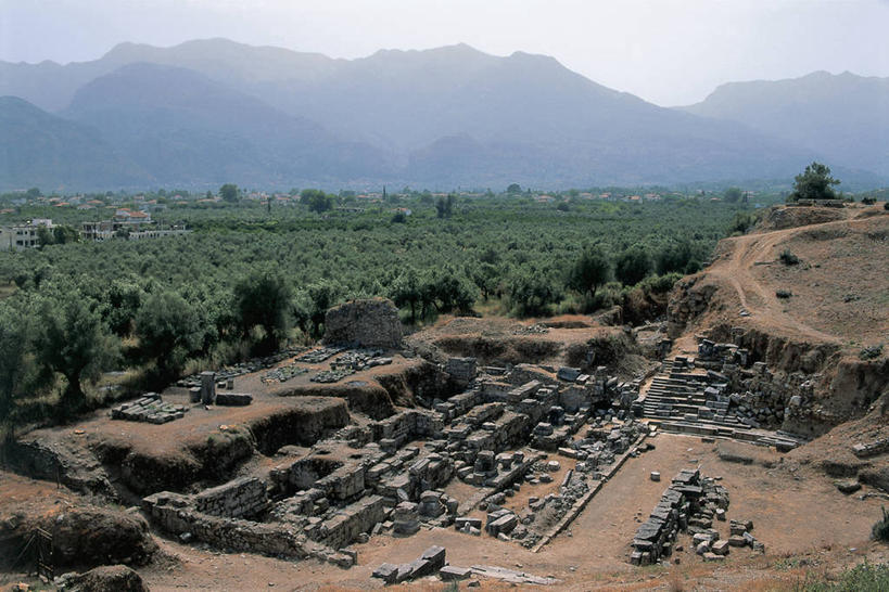 无人,横图,俯视,室外,白天,旅游,度假,美景,山,山脉,建筑,希腊,欧洲,地形,景观,历史,娱乐,废墟,树,天空,自然,享受,休闲,景色,放松,摄影,地中海文化,希腊文化,自然风光,古希腊,古代文明,圆形剧场,斯巴达,彩图,高角度拍摄,过去