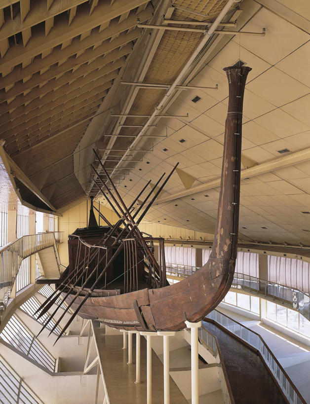 无人,博物馆,竖图,室内,白天,旅游,度假,名胜古迹,地标,建筑,船,非洲,埃及,开罗,遗迹,联合国,首都,古迹,历史,文物,娱乐,古建筑,地标建筑,享受,休闲,旅游胜地,金字塔,放松,摄影,桨,陵墓,中东,古文明,北非,中东文化,埃及文化,吉萨,吉萨金字塔,胡夫金字塔,海夫拉金字塔,门卡乌拉金字塔,古代七大奇迹,阿拉伯埃及共和国,金字塔之国,棉花之国,古夫王金字塔,卡拉夫王金字塔,孟卡拉王金字塔,方锥形,阿非利加洲,古埃及文明,古代文明,彩图,标志性建筑,联合国教科文组织