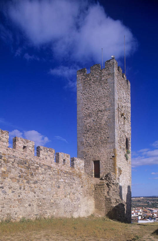 无人,竖图,室外,白天,建筑,葡萄牙,城堡,纪念碑,围墙,塔,历史,风景,自然,摄影,要塞,欧洲文化,伊比利亚半岛,阿连特茹,彩图,时代