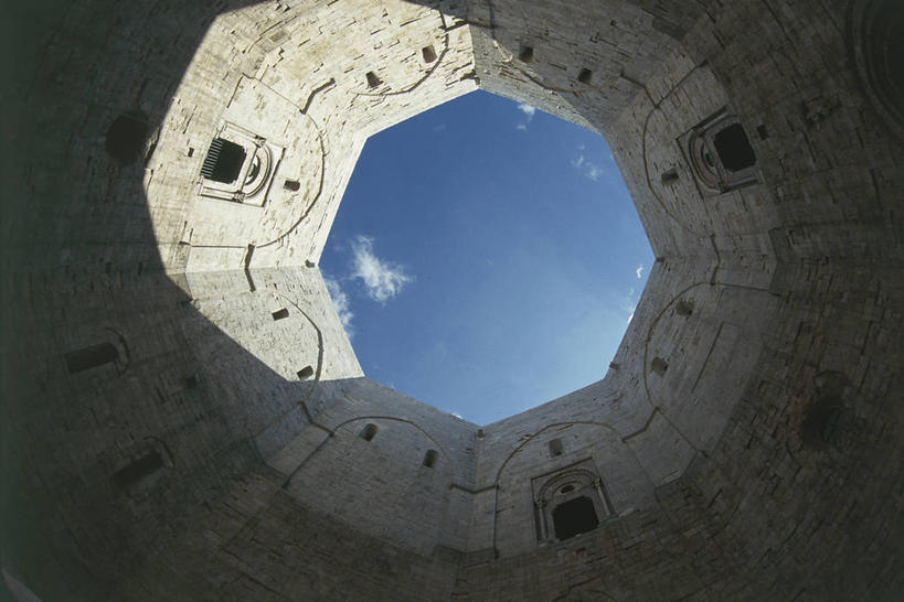 无人,横图,室外,白天,安全,太阳,建筑,意大利,圆形,城堡,洞,围墙,注视,历史,天空,地标建筑,观察,看,摄影,观看,察看,关注,意大利文化,蒙特堡,彩图,联合国教科文组织