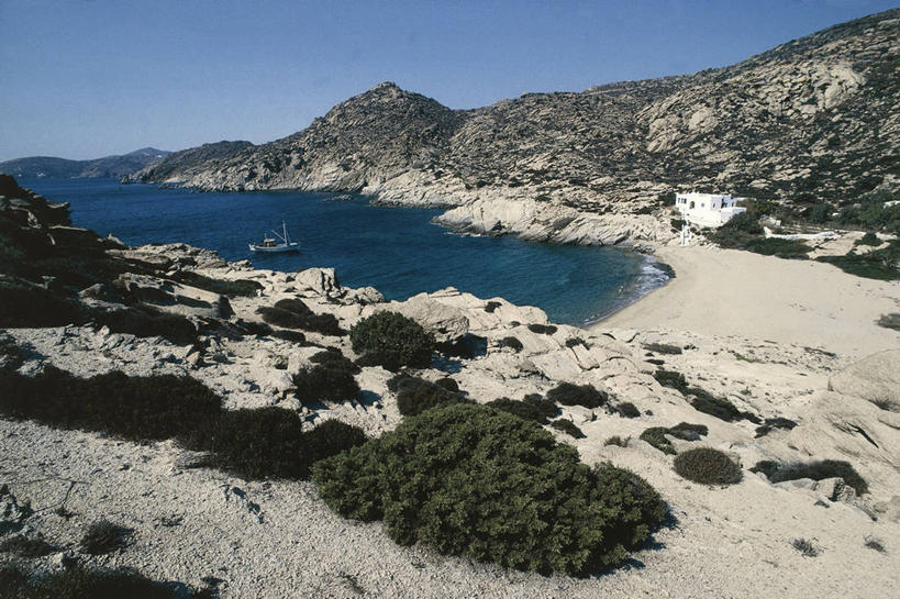 无人,横图,俯视,室外,白天,旅游,度假,美景,山,水,船,客轮,希腊,地形,海岸线,景观,海湾,娱乐,风景,天空,自然,享受,休闲,景色,放松,摄影,宁静,气候,基克拉迪群岛,南欧,客船,自然风光,爱琴海群岛,万里无云,自然地理,彩图,高角度拍摄,旅行,拿索斯