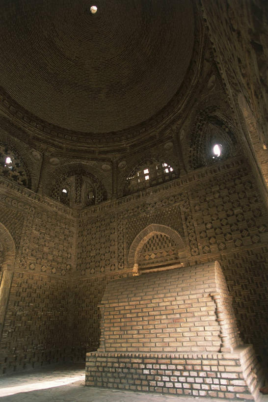 无人,竖图,室内,白天,仰视,天花板,建筑,乌兹别克斯坦,墙,砖墙,摄影,坟墓,陵墓,伊斯兰教,中亚,圆顶建筑,宗教建筑,清真寺,古代史,布哈拉,彩图,低角度拍摄,旅行