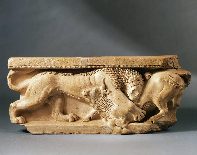 无人,横图,狮子,雕塑,对抗,灰色背景,艺术,装饰,冲突,陶瓷制品,历史,古代,一个,灰色,摄影,单个,暴力,打斗,祭坛,手艺,进攻,古希腊,古代文明,美术工艺,彩图,影棚拍摄,过去