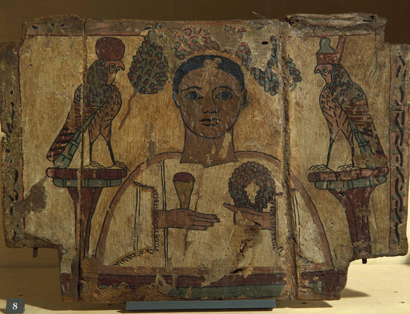 点心,面包,成年人,一个人,横图,室内,正面,礼物,仅一个男性,切开,神话,木制,食品,面点,拿着,历史,文化,吐司,古罗马,食物,糕点,古代,动物,切,两只,摄影,宗教,观看,法式面包,死亡,传说,剖面,吐司面包,切面,守护神,古埃及文明,古代文明,灵性,荷鲁斯,法老守护神,埃及神话,半身,彩图,多士,听型面包,神,过去