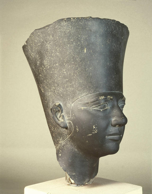 头,无人,竖图,特写,侧面,雕塑,灰色背景,艺术,标志,符号,头饰,历史,标识,古代,灰色,人体,摄影,手艺,性别符号,古埃及文明,古代文明,片岩,美术工艺,头部,彩图,影棚拍摄,男性符号,过去