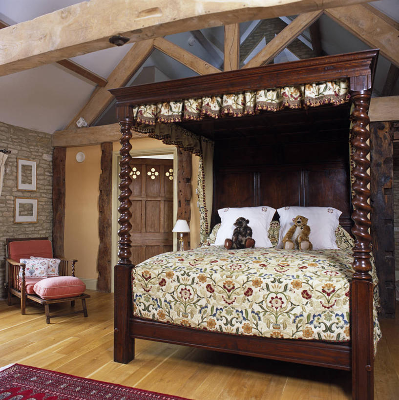 无人,竖图,方图,室内,白天,建材,床,地板,卧室,建筑,花纹,木制,材料,木板,木材,地面,英格兰,木地板,木柴,摄影,建造,木料,式样,硬木,彩图,四柱床