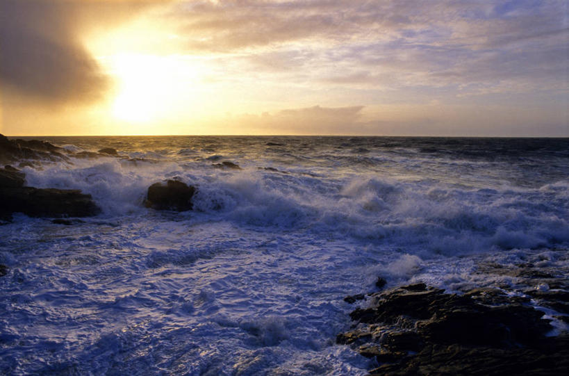 无人,横图,室外,白天,正面,旅游,度假,海浪,海洋,石头,美景,日落,水,法国,欧洲,飞溅,溅,石子,液体,景观,浪花,水滴,水平线,晚霞,霞光,落日,辽阔,海平线,娱乐,水珠,自然,海水,黄昏,享受,休闲,广阔,景色,彩霞,放松,一望无际,布列塔尼,西欧,喷洒,法兰西,自然风光,海景,法兰西共和国,法兰西第五共和国,无边无际,一马平川,夕照,薄暮,布列塔尼地区,莫尔比昂省,基伯龙,基伯龙半岛,大海,风浪,海,海水的波动,近岸浪,石块,岩石,涌浪,夕阳,彩图,傍晚,水天相接,水天一线,斜阳