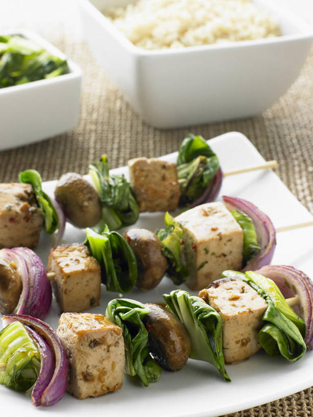 豆腐,无人,横图,俯视,室内,特写,白天,餐桌,桌子,菠菜,蔬菜,洋葱,餐具,一排,许多,阴影,新鲜,整齐,光线,木制,碟子,木棒,盘,影子,陶瓷,肉,食品,陶瓷制品,很多,肉类,食物,排列,盘子,木制品,容器,碟,碗,有机食品,绿色食品,餐台,储藏,豆制品,储存,队列,肉食,圆葱,鹦鹉菜,洋葱头,鼠根菜,球葱,角菜,红嘴绿鹦哥,赤根菜,菠薐菜,波斯草,彩图,高角度拍摄,贮存