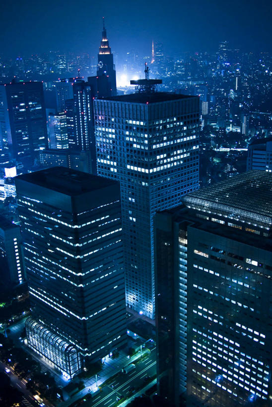 无人,竖图,俯视,室外,夜晚,夜生活,城市,建筑,摩天大楼,东京,日本,交通,首都,现代,蓝色,摄影,照亮,新宿区,彩图,高角度拍摄