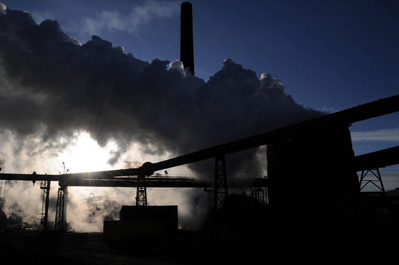 无人,横图,室外,白天,镜头眩光,烟囱,建筑,英国,天空,烟,工业,摄影,剪影,空气污染,彩图,钢厂