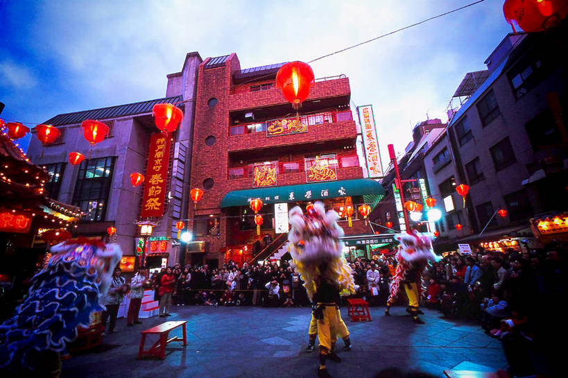 横图,室外,民族服装,建筑,路,日本,服装,庆祝,日本文化,标志,灯笼,文字,字符,字母,云,唐人街,古典,文化,标识,传统,衣服,天空,黄昏,春天,乐趣,摄影,服饰,古装,照亮,享乐,神户,韵味,彩图,传统服装,民俗服,舞蹈,传统节日