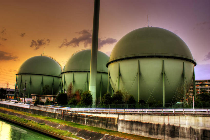 无人,横图,室外,日落,水,日本,一排,环保,整齐,排列,黄昏,储油罐,工业,摄影,能源,天然气,回收,资源,队列,利用,低碳,循环,环境保护,崎玉县,持续,彩图