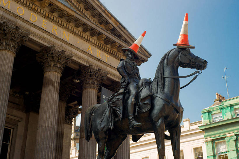 无人,横图,室外,白天,建筑,英国,标志,雕像,符号,柱子,历史,标识,顶部,苏格兰,天空,摄影,幽默,部分,路锥,性别符号,格拉斯哥,美术工艺,彩图,涂鸦,男性符号