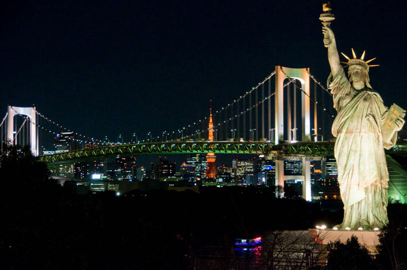 无人,横图,室外,夜晚,城市,建筑,东京,日本,日本文化,雕像,桥,首都,联系,摄影,吊桥,照明设备,台场,美术工艺,彩图,旅行,东京彩虹桥