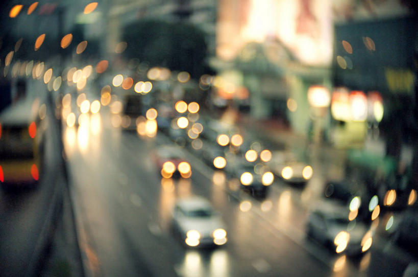 无人,横图,室外,夜晚,城市,汽车,照明,香港,交通,堤道,灯,灯具,运输,摄影,照亮,照明设备,前照灯,前大灯,车前灯,散焦,彩图