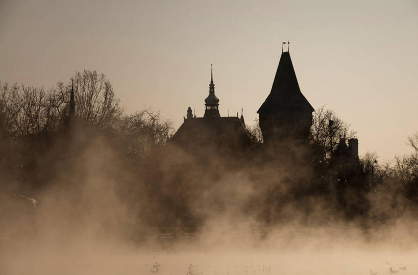 无人,公园,横图,室外,建筑,城堡,尖顶,首都,历史,天空,黄昏,摄影,灰尘,布达佩斯,匈牙利共和国,彩图