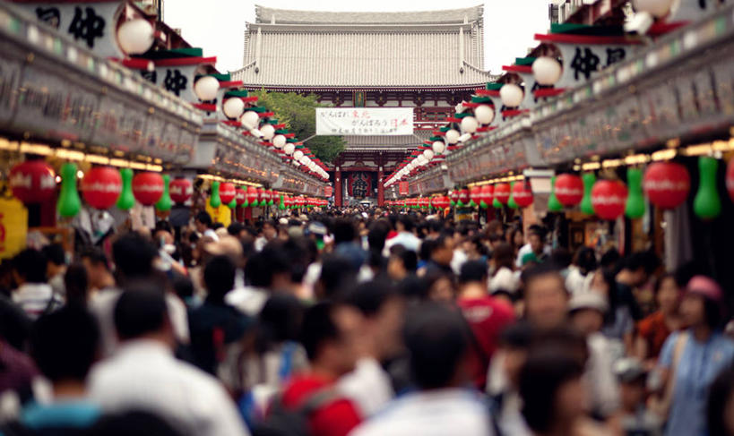 寺庙,横图,室外,白天,城市,道路,建筑,街道,路,公路,东京,日本,日本文化,灯笼,交通,首都,许多人,货摊,一群人,摄影,宗教,佛教,宗教建筑,群众,万里无云,浅草观音寺,浅草,马路,彩图