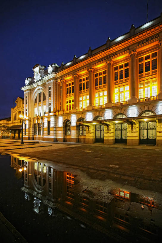 无人,竖图,室外,夜晚,水,建筑,车站,巴西,反射,地标建筑,摄影,照亮,万里无云,圣保罗,圣保罗州,彩图