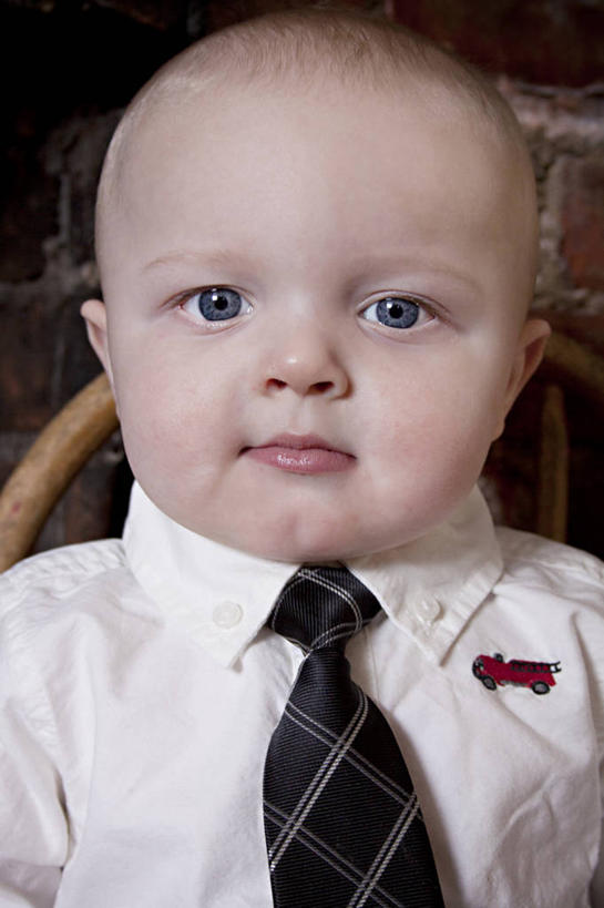 西方人,婴儿,儿童,脸,头,脸颊,一个人,竖图,室内,特写,正面,纯洁,欧洲,美国,欧洲人,仅一个人,肩膀,小孩,可爱,童年,童趣,摄影,活泼,宝宝,肖像,童真,纯真,烂漫,无邪,俄亥俄州,辛辛那提,伶俐,天真,白种人,孩子,头部,脸部,脸蛋,面部,彩图