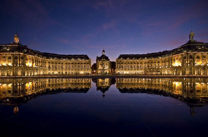 无人,横图,室外,建筑,法国,对称,反射,云,历史,天空,黄昏,地标建筑,摄影,照亮,法国文化,波尔多,死水,彩图