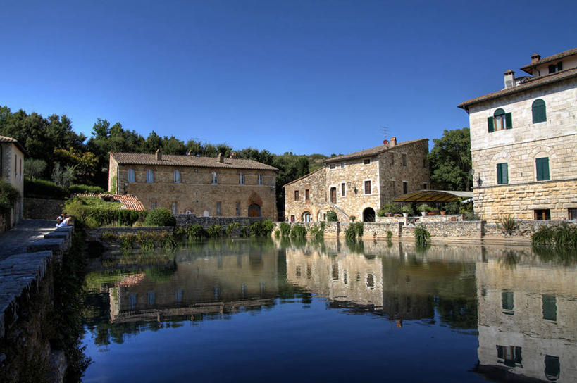 无人,横图,室外,白天,湖,建筑,意大利,小的,反射,乡村,树,摄影,锡耶纳,意大利文化,托斯卡纳区,万里无云,彩图