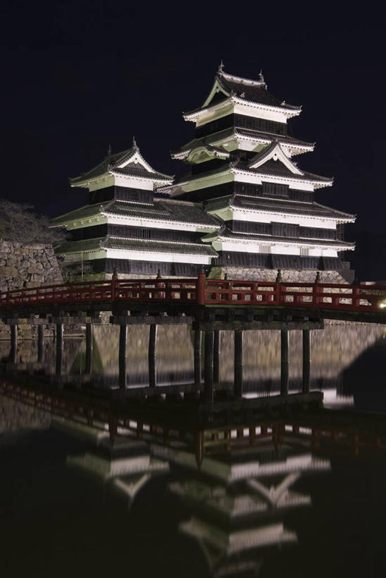 无人,竖图,室外,夜晚,水,建筑,长野县,日本,对称,日本文化,反射,城堡,纪念碑,历史,地标建筑,摄影,纪念,留念,怀念,松本,松本城,彩图