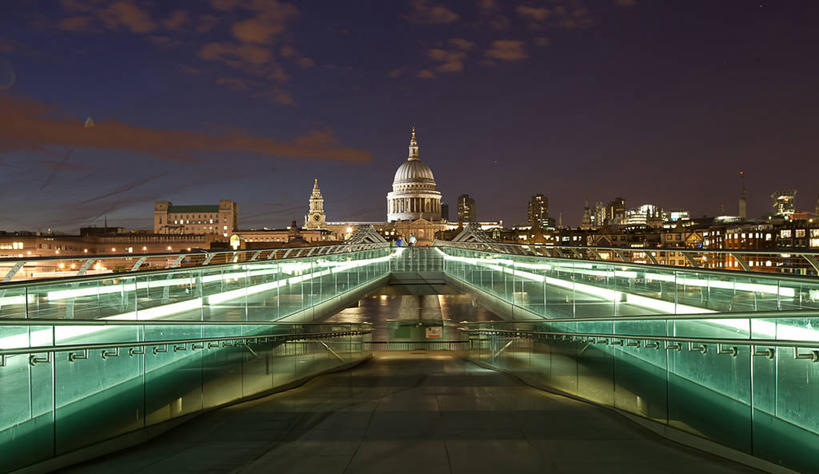 无人,横图,室外,夜晚,度假,美景,城市风光,城市,建筑,英国,景观,桥,首都,联系,娱乐,享受,休闲,景色,放松,摄影,照亮,圆顶建筑,伦敦千禧桥,彩图