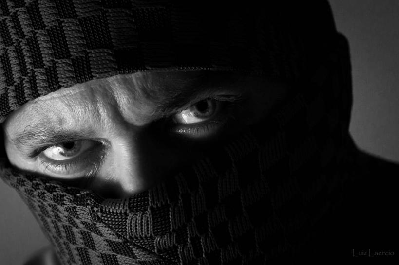 西方人,成年人,中年人,老年人,眼睛,一个人,横图,黑白,特写,神秘,巴西,欧洲,欧洲人,瞳孔,仅一个男性,仅一个人,仅一个中年男性,覆盖,凝视,遮,遮掩,人体,眼部,摄影,保护,部分,掩盖,遮挡,肖像,遮盖,掩饰,圣保罗,桑托斯,圣保罗州,男人,男性,中年男性,白种人,眼,图阿雷格人