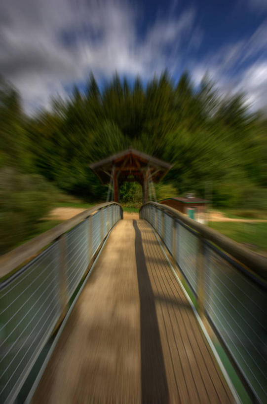 无人,栏杆,竖图,室外,白天,运动模糊,法国,云,桥,联系,树,摄影,人行桥,彩图