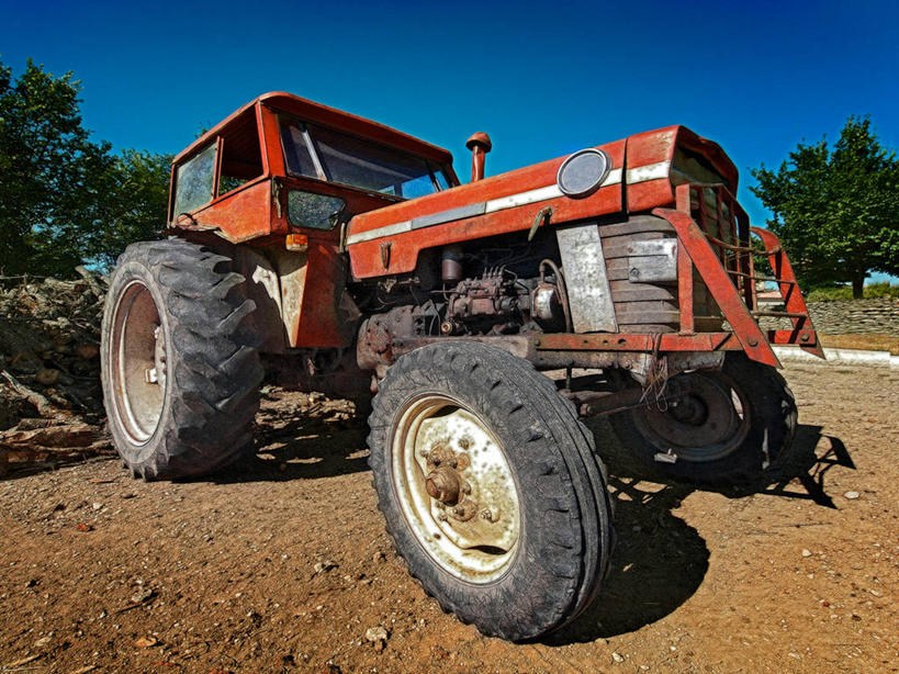 无人,横图,室外,白天,农业,日光,西班牙,阴影,田地,树,运输,摄影,拖拉机,农具,万里无云,布尔戈斯,耕具,彩图