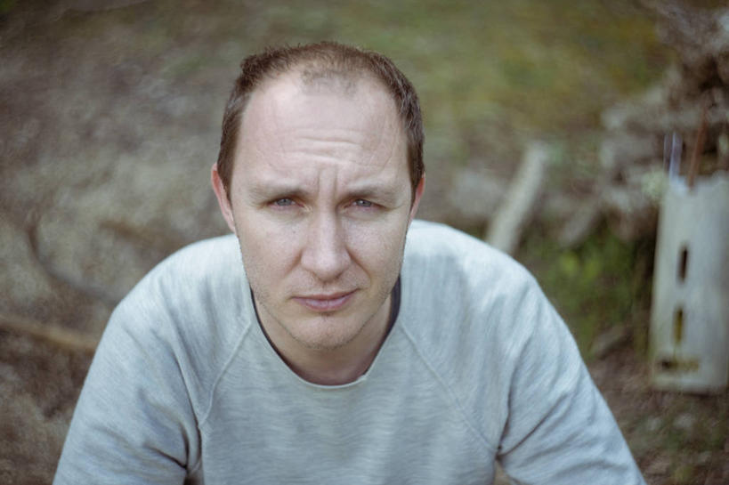 西方人,成年人,中年人,脸,头,脸颊,一个人,横图,室外,特写,白天,正面,西班牙,欧洲,巴塞罗那,欧洲人,仅一个男性,仅一个人,仅一个中年男性,休闲装,肩膀,思考,摄影,肖像,脱发,男人,男性,中年男性,白种人,头部,脸部,脸蛋,面部,彩图