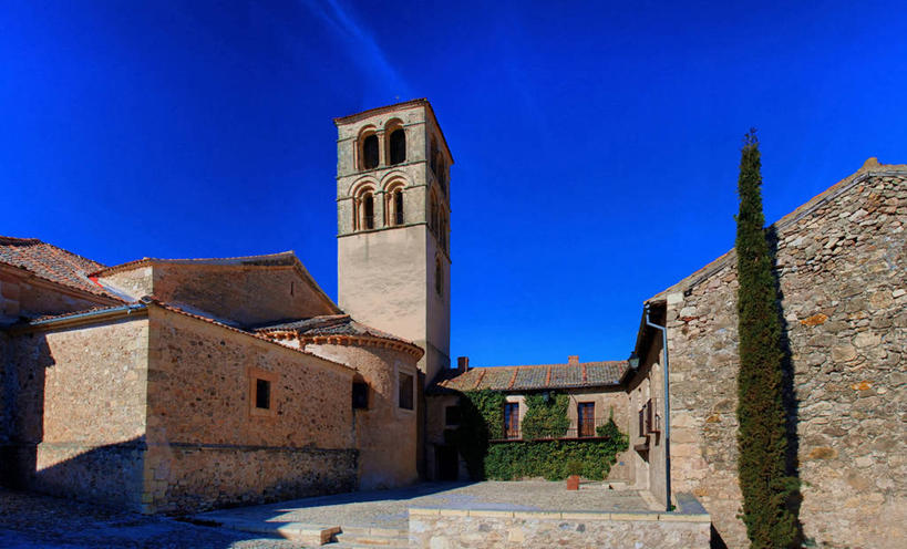 无人,教堂,横图,室外,白天,建筑,西班牙,阴影,塔,树,摄影,宗教,罗马式,基督教,宗教建筑,万里无云,塞戈维亚,彩图