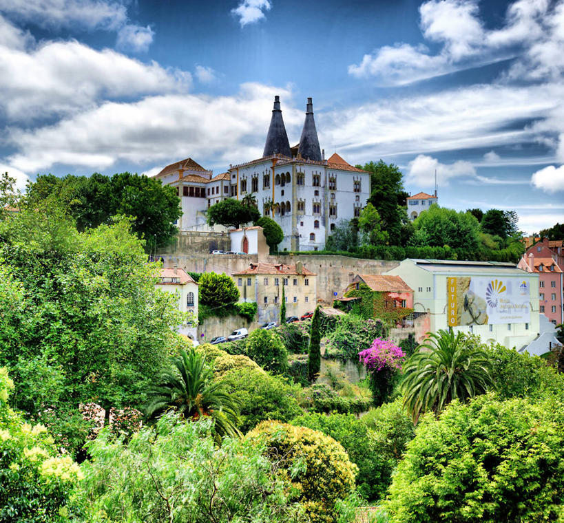 无人,宫殿,横图,室外,白天,植物,建筑,葡萄牙,欧洲,云,尖顶,首都,历史,里斯本,辛特拉,树,天空,摄影,里斯本区,南欧,葡萄牙共和国,新特拉,辛特拉文化景观,彩图,辛特拉王宫
