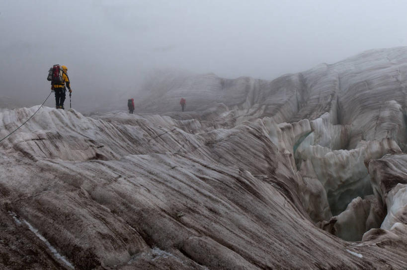 三个人,攀登,横图,室外,白天,旅游,度假,风险,团队,山,雾,娱乐,背面,享受,休闲,放松,摄影,四川省,露营,冰河,背包客,冒险,彩图,爬绳,冰隙