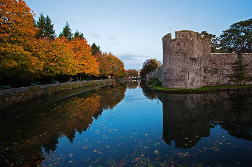 无人,宫殿,横图,室外,建筑,英国,反射,黎明,历史,废墟,树,自然,摄影,宁静,护城河,万里无云,秋天,彩图