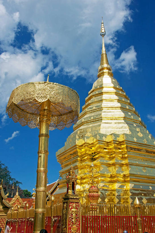 无人,寺庙,竖图,室外,白天,仰视,建筑,泰国,云,宝塔,天空,摄影,宗教,佛教,素贴寺,清迈省,彩图,低角度拍摄