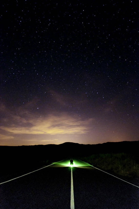 无人,竖图,室外,夜晚,日落,汽车,西班牙,绿色,自然,运输,摄影,明亮,照亮,昆卡省,彩图