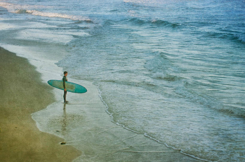 冲浪,一个人,站,横图,室外,侧面,海洋,新西兰,纹路,冲浪板,纹理,拿着,黄昏,波浪,摄影,观看,等,肌理,达尼丁,海滩,休闲活动,彩图
