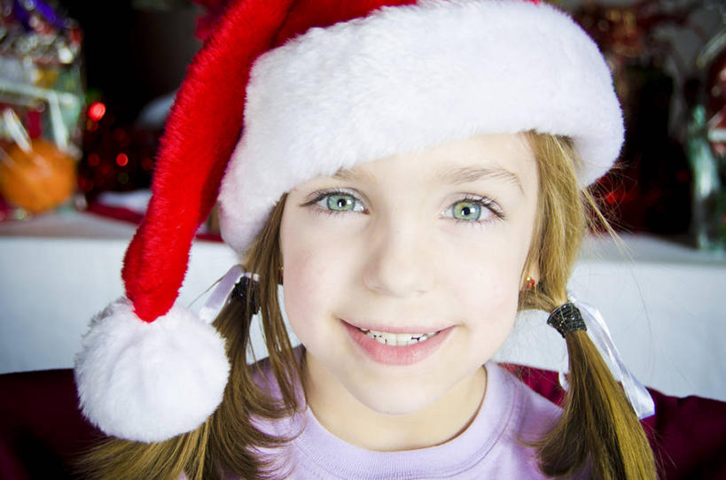 儿童,脸,头,眼睛,脸颊,眉毛,睫毛,头发,一个人,笑,微笑,露齿笑,横图,室内,特写,正面,快乐,幸福,纯洁,美国,圣诞节,瞳孔,仅一个女性,仅一个人,庆祝,休闲装,肩膀,小孩,绿色,仅一个小孩,辫子,金色,圣诞帽,可爱,童年,童趣,眼部,摄影,肖像,童真,烂漫,无邪,犹他,盐湖城,天真,女孩,女人,女性,孩子,头部,睫,脸部,脸蛋,眉,面部,眼,眼睫毛,眼眉,彩图,眼眉毛,女生,传统文化,发圈