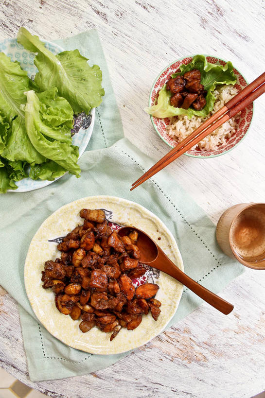 无人,竖图,俯视,室内,水,筷子,马来西亚,莴苣,油炸,猪肉,饮食,盘子,餐巾,汤匙,碗,摄影,健康食物,玻璃杯,彩图,高角度拍摄