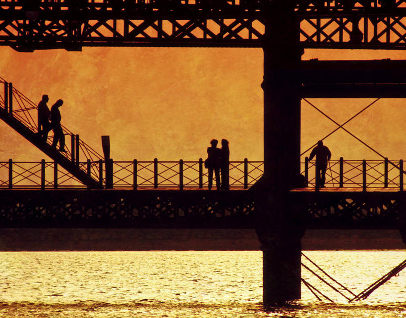 横图,室外,西班牙,五个人,天空,黄昏,地标建筑,橙色,摄影,剪影,死水,彩图