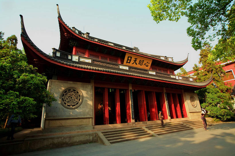 站,横图,室外,白天,建筑,反射,标志,文字,字符,字母,屋顶,标识,树,天空,摄影,宗教,踏步,杭州,中国文化,灵性,彩图