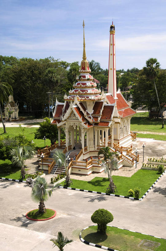 无人,寺庙,竖图,室外,白天,建筑,泰国,云,普吉岛,草,树,天空,摄影,宗教,佛教,宗教建筑,泰国文化,彩图