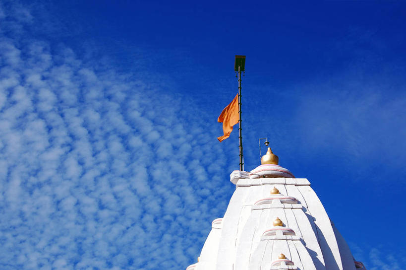 无人,寺庙,横图,室外,白天,仰视,建筑,旗帜,印度,天空,摄影,宗教,宗教建筑,印度文化,印度教,古吉拉特邦,湿婆,彩图,低角度拍摄