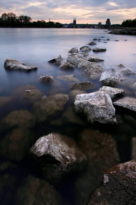 无人,竖图,室外,海洋,河流,日落,德国,云,风景,天空,自然,摄影,宁静,德国文化,科隆大教堂,科隆,莱茵河,岩石,彩图,大教堂