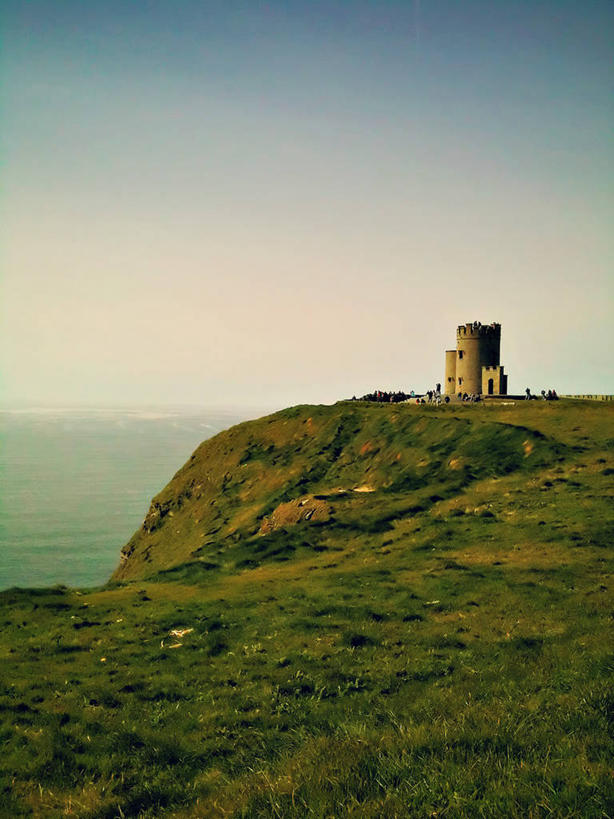 无人,竖图,室外,白天,海洋,爱尔兰,悬崖,塔,历史,草,风景,自然,摄影,宁静,万里无云,克莱尔郡,彩图,巴伦