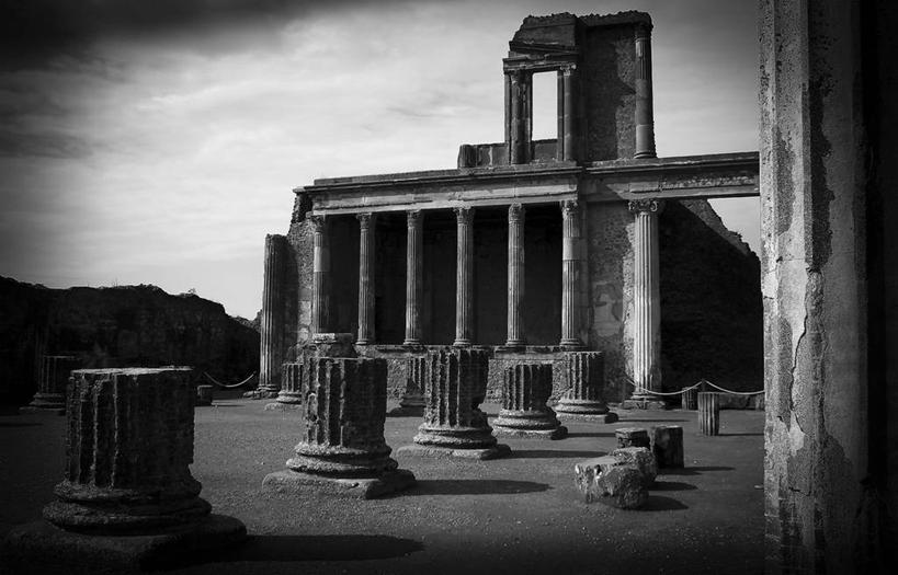 无人,横图,黑白,室外,白天,建筑,意大利,柱子,历史,废墟,摄影,宗教,宁静,意大利文化,庞贝,晕影