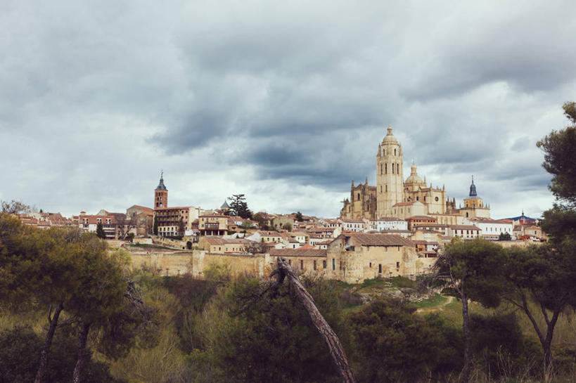 无人,横图,室外,白天,天际线,建筑,西班牙,云,树,天空,自然,摄影,塞戈维亚,彩图