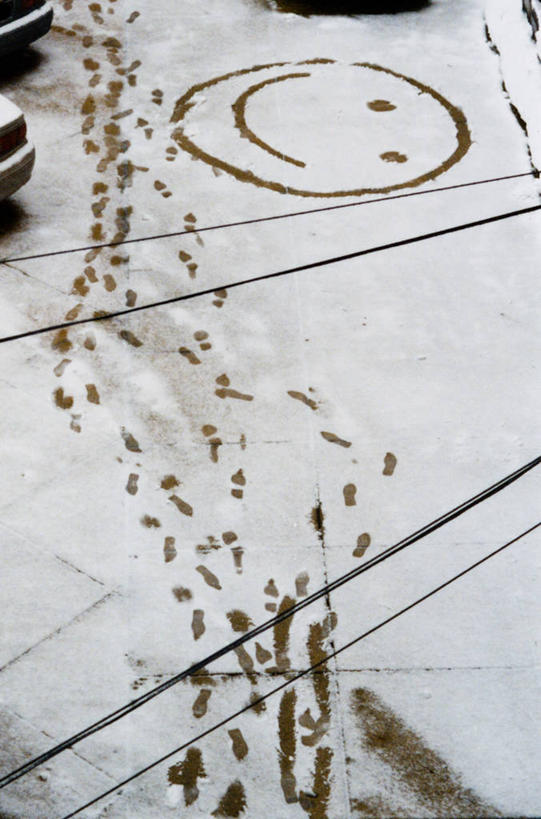 无人,停车场,竖图,俯视,室外,白天,幸福,雪,汽车,美国,脚印,冬天,机动车,痕迹,寒冷,运输,摄影,幽默,笑脸,宾夕法尼亚,兰开斯特,高角度拍摄,拟人