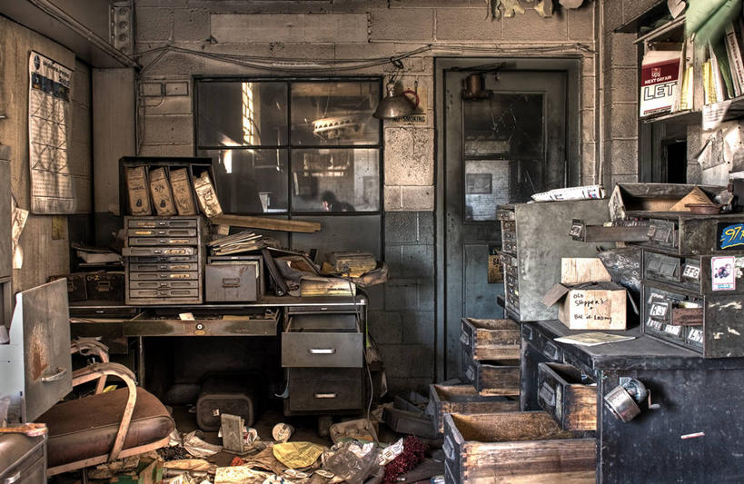 无人,办公室,横图,室内,白天,家具,椅子,美国,废弃,古典,凌乱,图像,破坏,书桌,破损,废墟,座位,摄影,报废,怀旧,办公椅,损坏,腐烂,灰尘,废物,丢弃,毁灭,放弃,抛弃,纽约州,磨坊,布法罗,摈弃,屏弃,摈斥,摒除